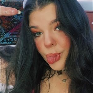 Meet your Posher, Kaitlyn